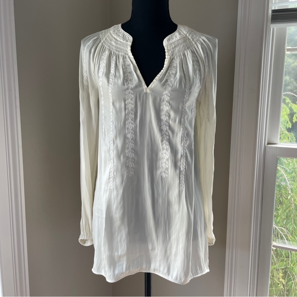 LILLY Pulitzer Elsa Top Embroidered Size XS Cream White Satin